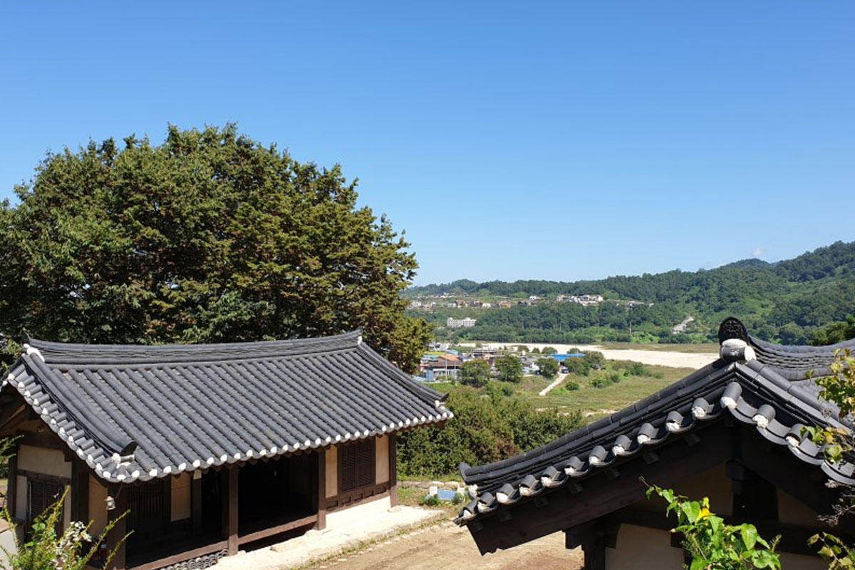 이곳 도정서원은  1697년에 후손들의 정성을 모아  강당채를 건립하여  도정서원으로 승격했다.6